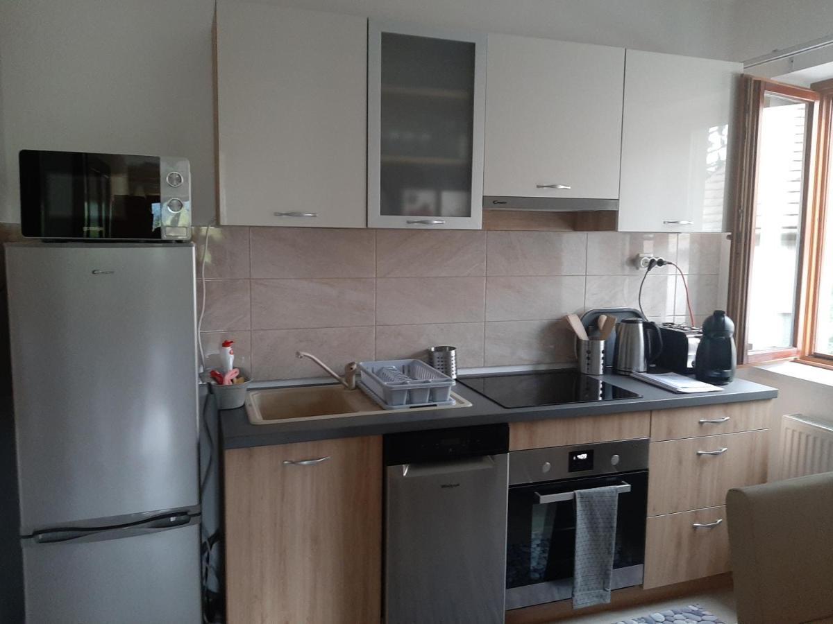 Megyeri Apartman Pocsmegyer Exterior photo