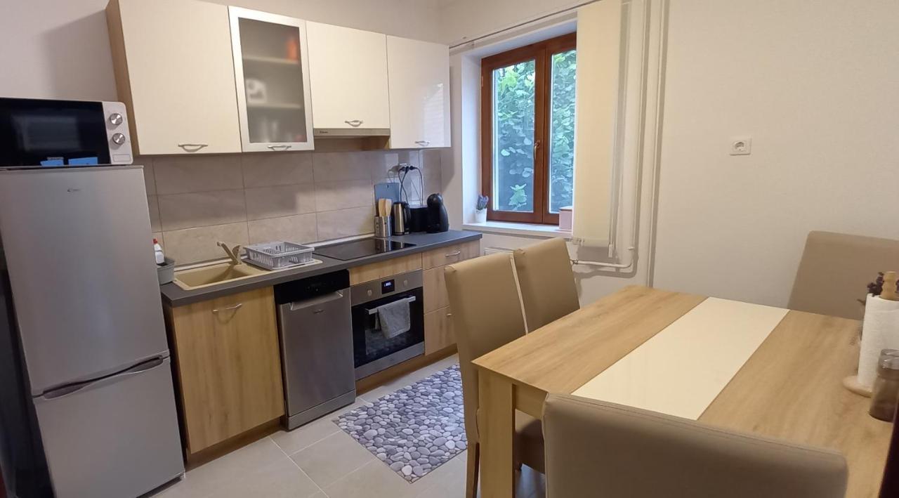 Megyeri Apartman Pocsmegyer Exterior photo