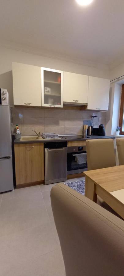 Megyeri Apartman Pocsmegyer Exterior photo